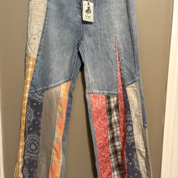 Very cool flare jeans size M with fabric bottom light weight - Picture 1 of 9